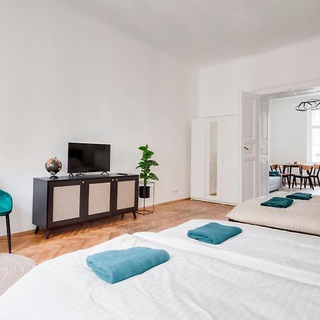 City Center Premium Apartment Prag Exteriör bild